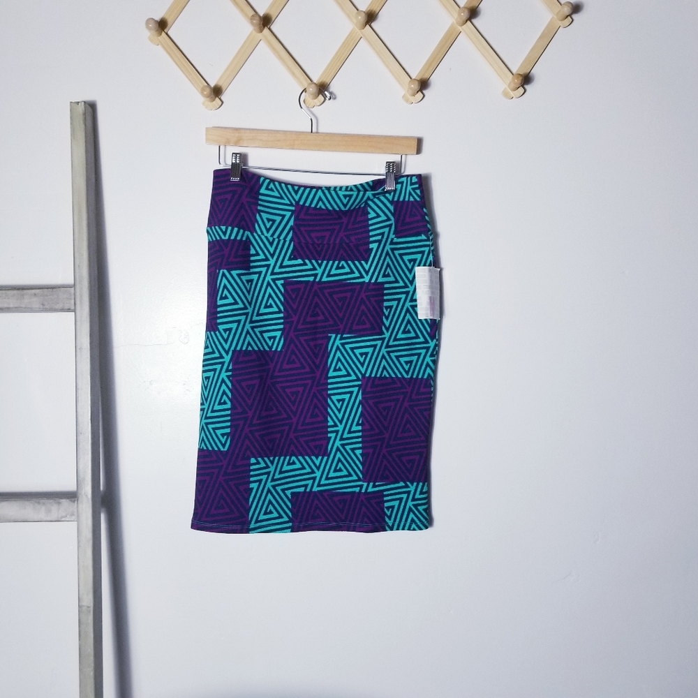 NWT LULAROE CASSIE STYLE SKIRT PURPLE AND TEAL WITH NAVY TRIANGLES SIZE MEDIUM